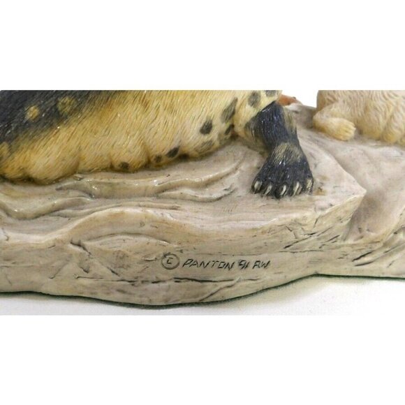 CHESTERTON COLLECTABLES Seal & Pup ceramic figurine hand painted England 6x3.5" - Picture 3 of 4